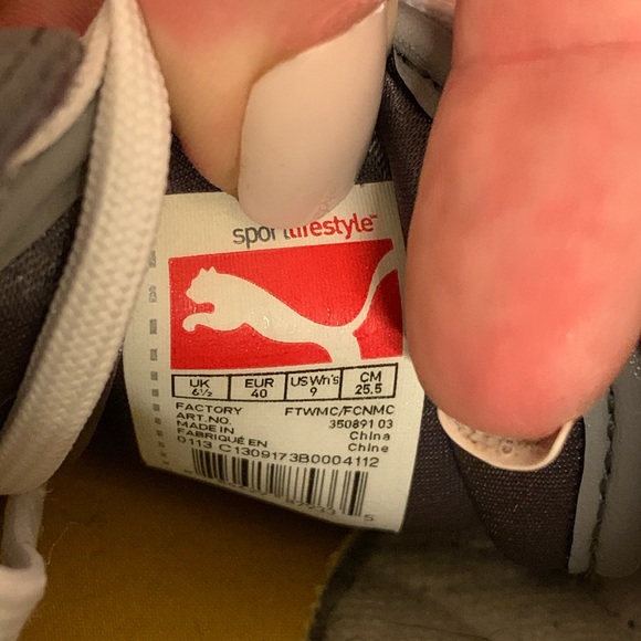 Pumas- Satin & suede grey women’s sneaker size 9 - Picture 5 of 5